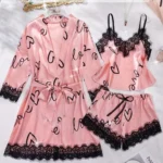 Pyjama élégant en satin et soie pour femme