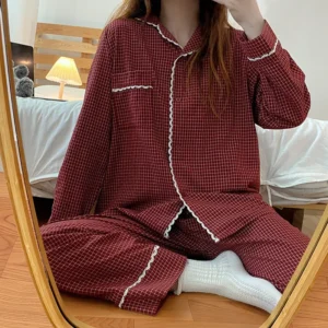 Ensemble de pyjama à carreaux pour femme