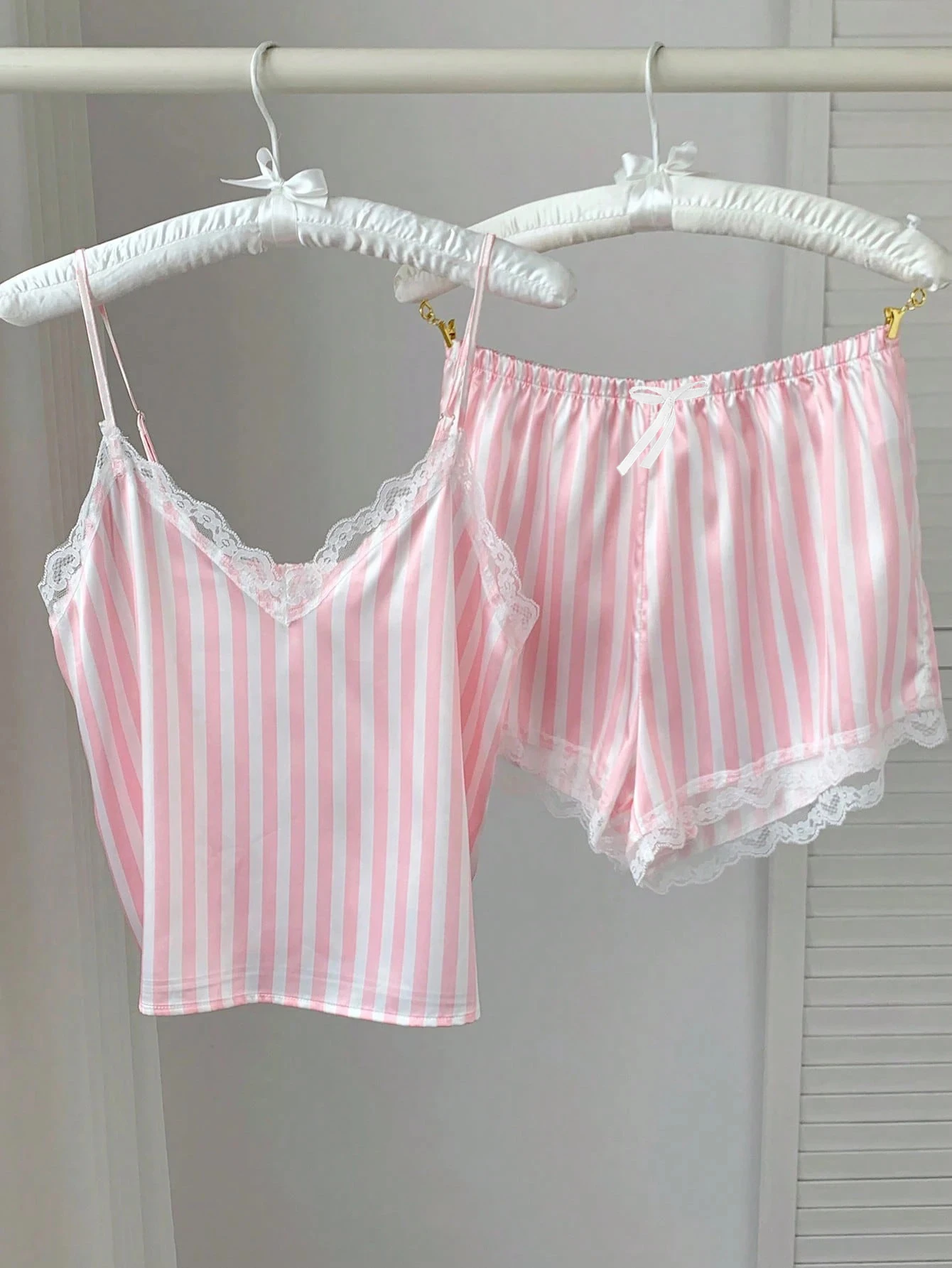 Pyjama deux pièces pour femme, col en V