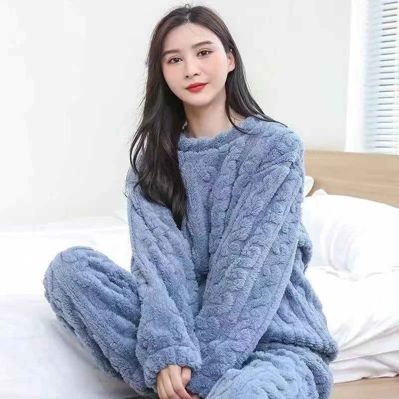 Pyjama chaud pour femme en polaire corail – Image 3