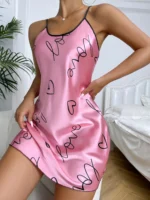 Chemise de nuit à motifs cœurs, élégante