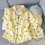 Pyjama d'été pour femme : ensemble short et haut à manches