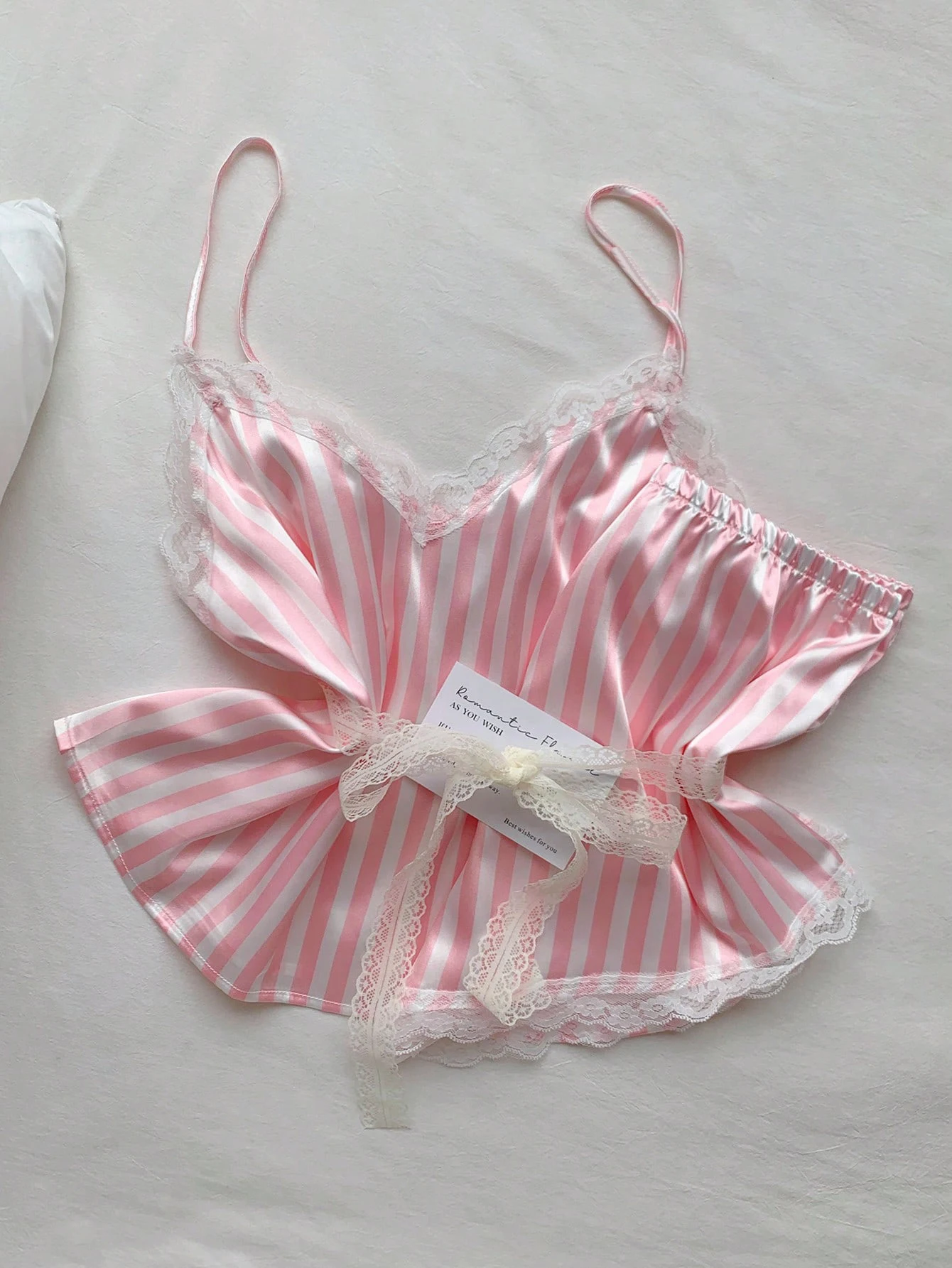 Pyjama deux pièces pour femme, col en V – Image 3