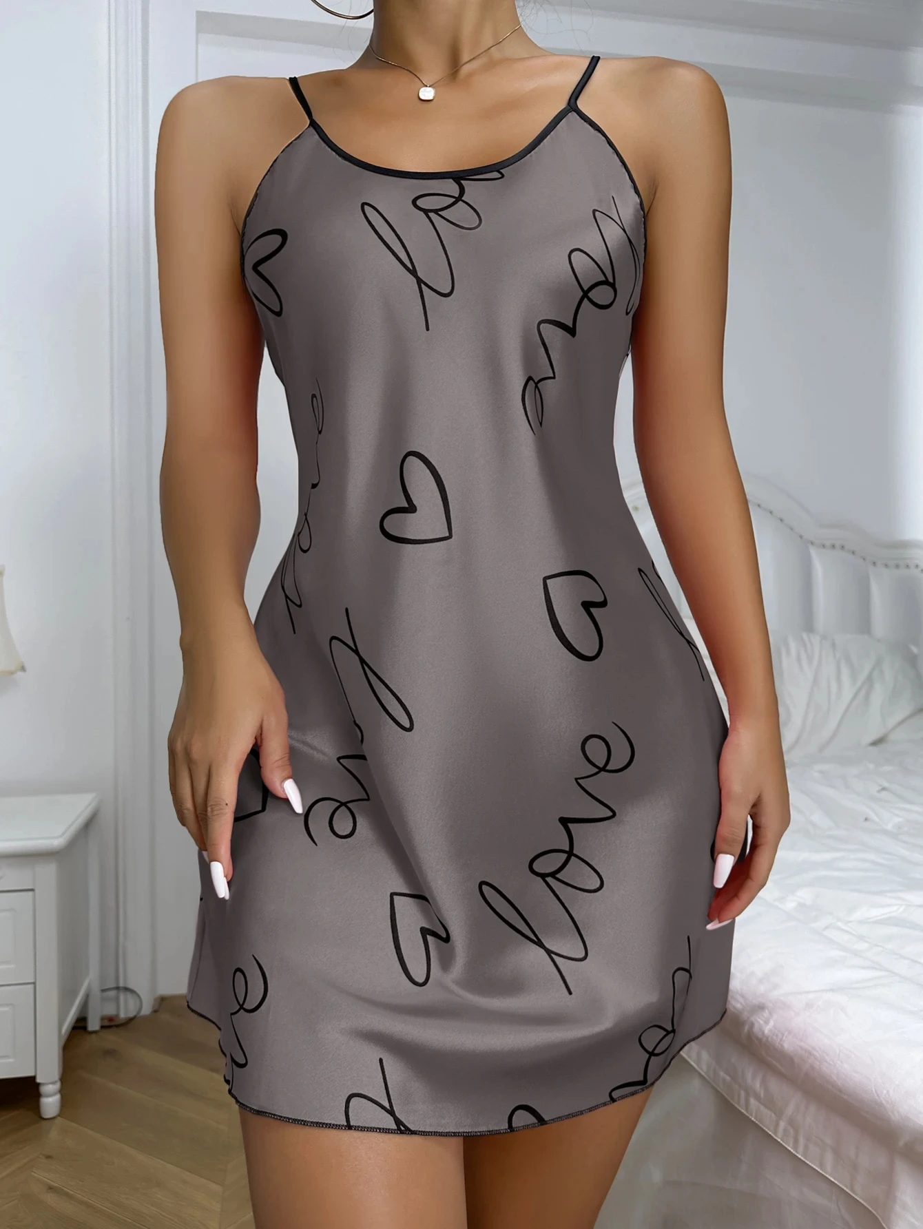 Chemise de nuit à motifs cœurs, élégante – Image 8